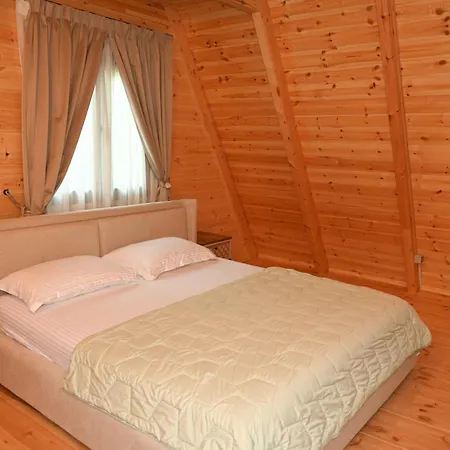 Natyra Luxe * Ndroq